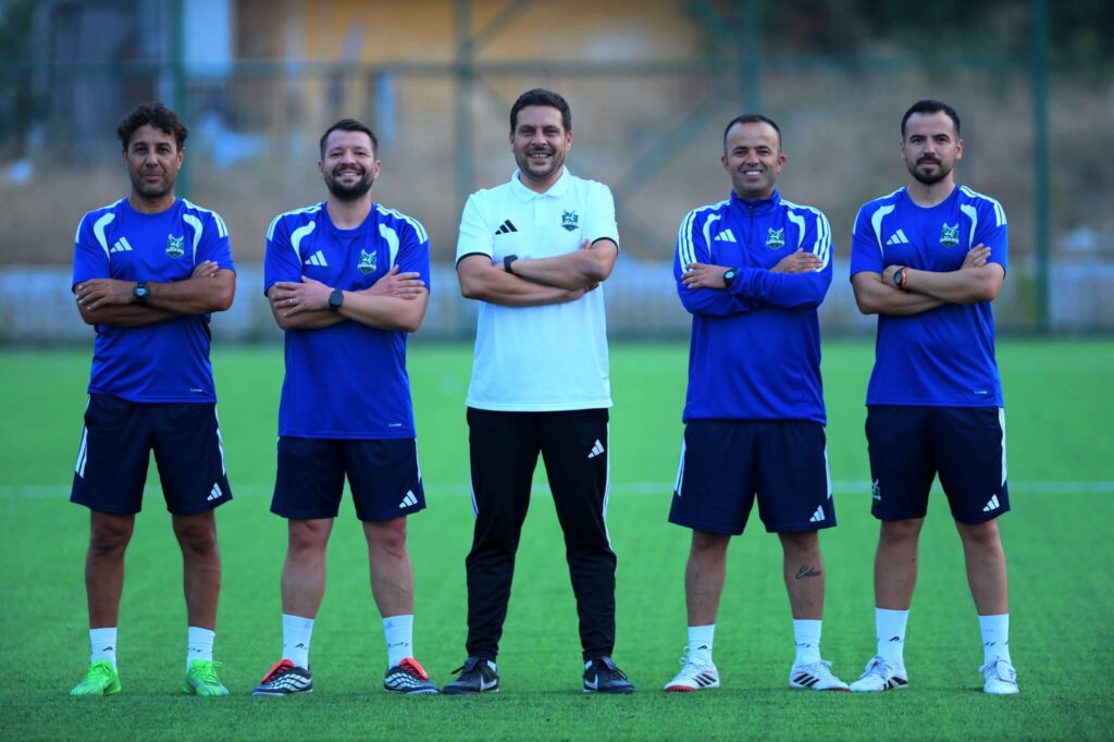 Kafkasspor zirveye göz dikiyor