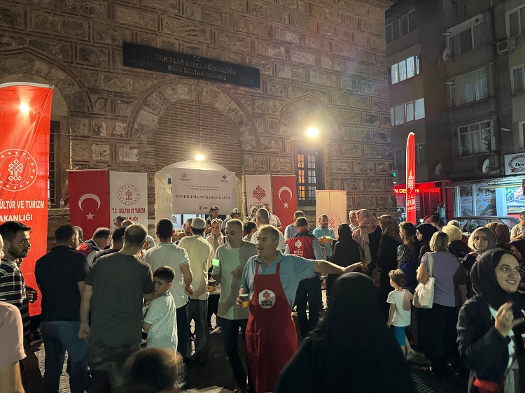 Vakıflar’dan Mevlid Kandili’ne yakışır etkinlik