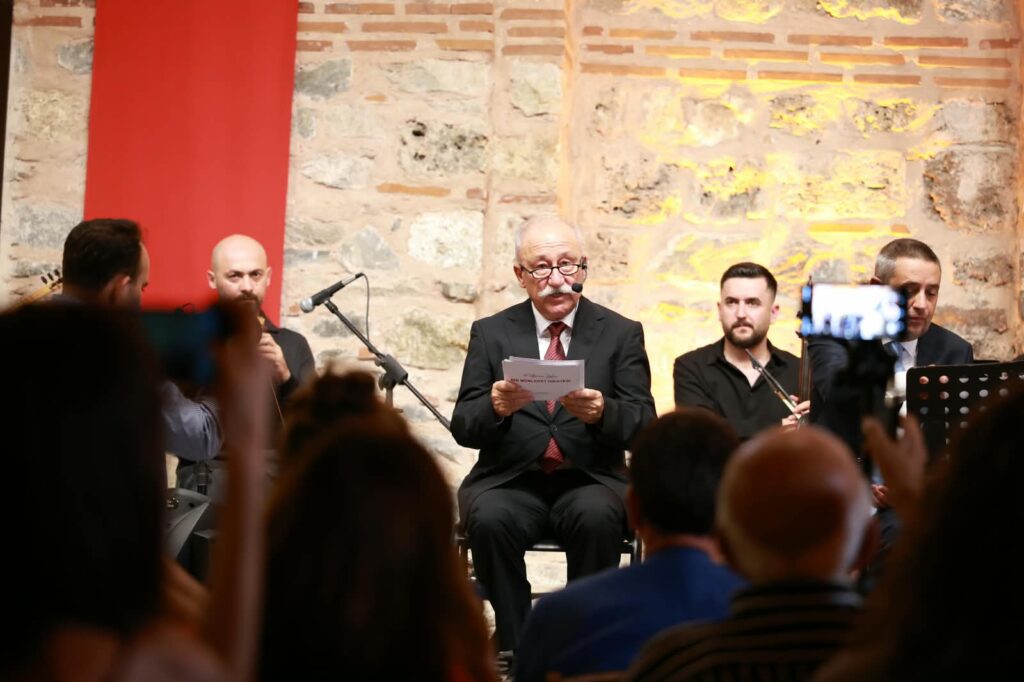 Altan Erkekli’den ‘Bir memleket hikayesi’
