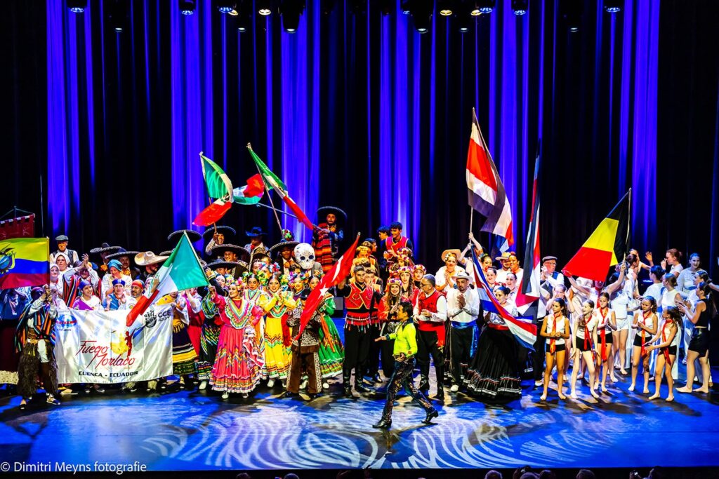 Bursa folkloru Avrupa’yı salladı