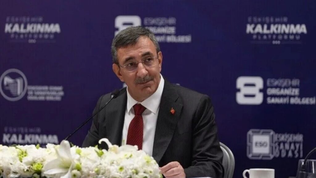 Cevdet Yılmaz: Enflasyon ve Cari Açıkta Yönetilebilir İlerleme