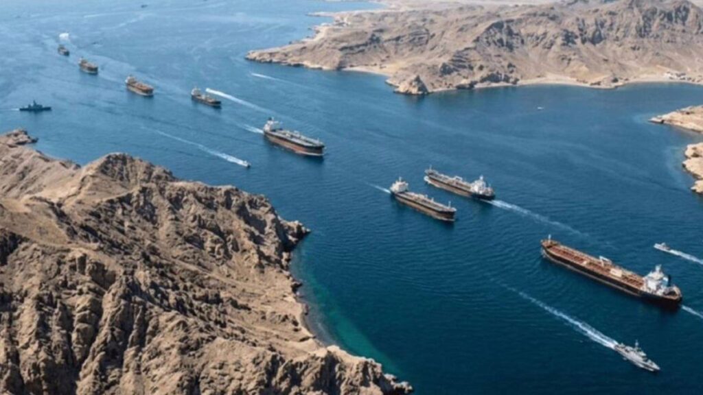 İran’dan Hürmüz Boğazı’nda Gemilere Şartlı Yasak
