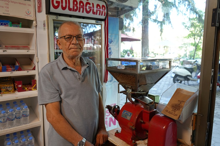 İznik Çarşısı’na 60 yıldır yayılan kahve kokusu