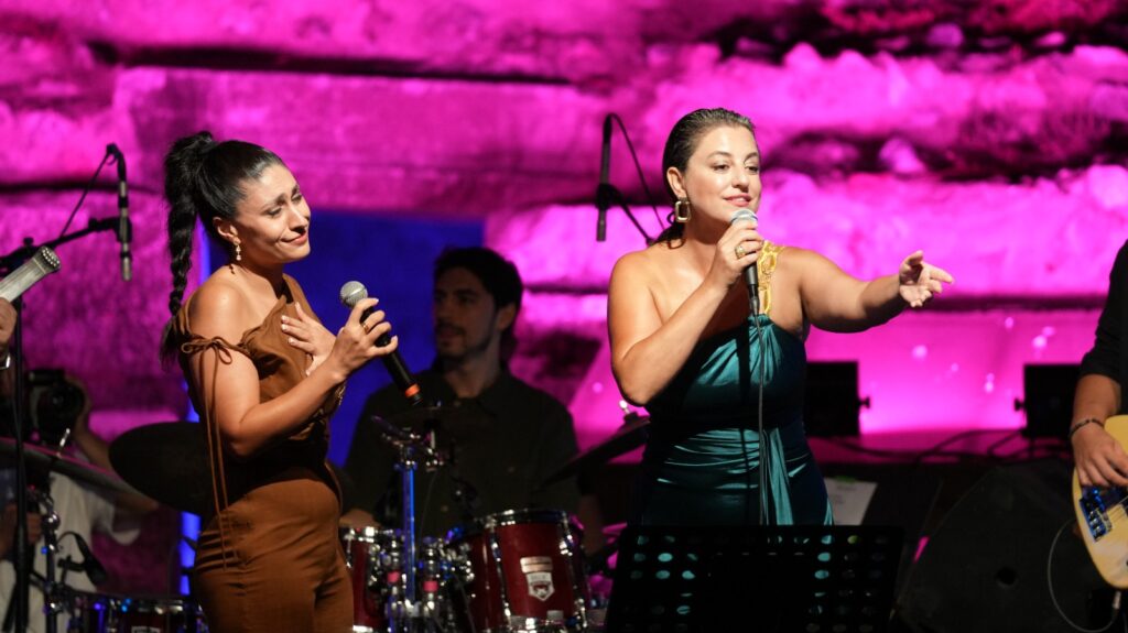 Tarihi tiyatroda müzik ziyafeti