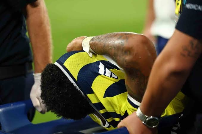 Oosterwolde’nin MR’ında arka adale tendonunda kısmi yırtık