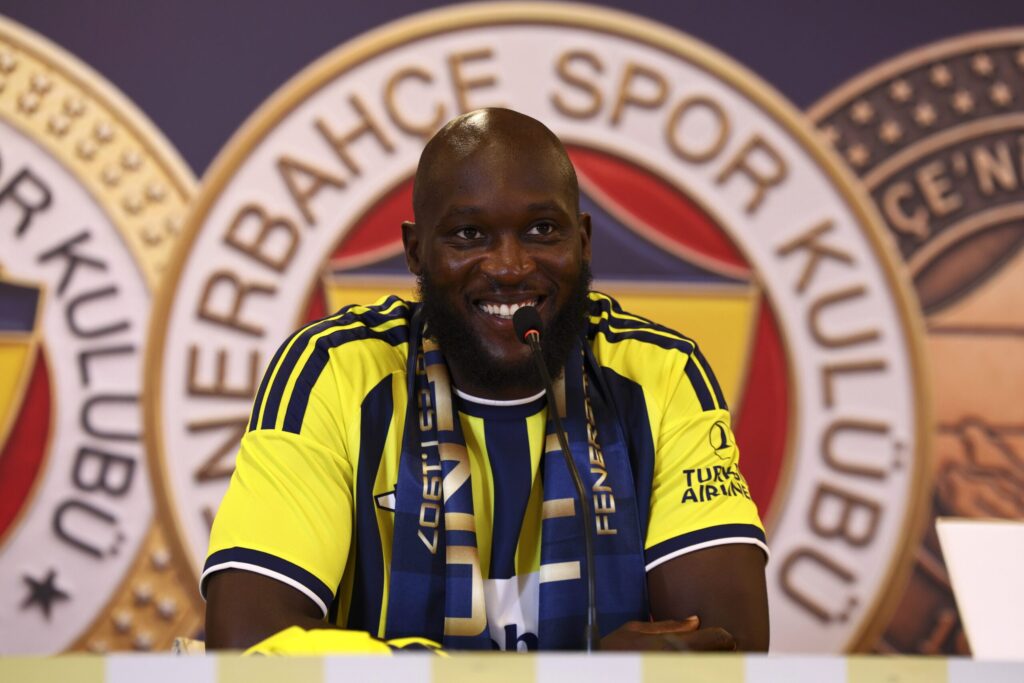 Romelu Lukaku Fenerbahçe’de resmen imzayı attı