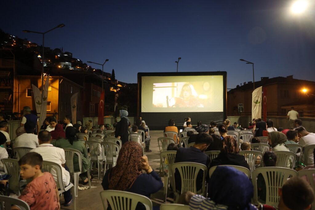 Osmangazi’den yaz akşamına sinema neşesi