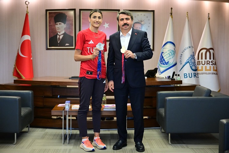 Altın Kübra Yıldırım’ı gururlandırdı