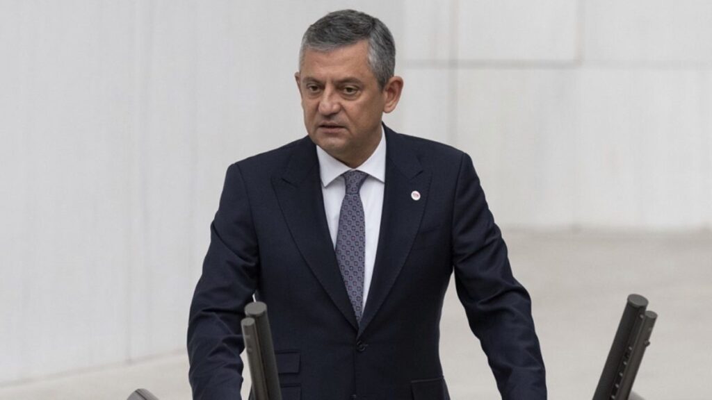 Yeni Parti’de Çerçeve Yasa Oylamasında Ayrışma