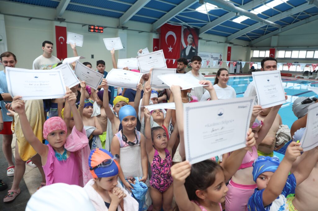 Demirtaş’ta minik yüzücülerin heyecanı