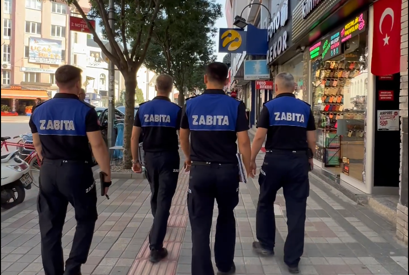 İnegöl’de kaldırım işgali denetimi