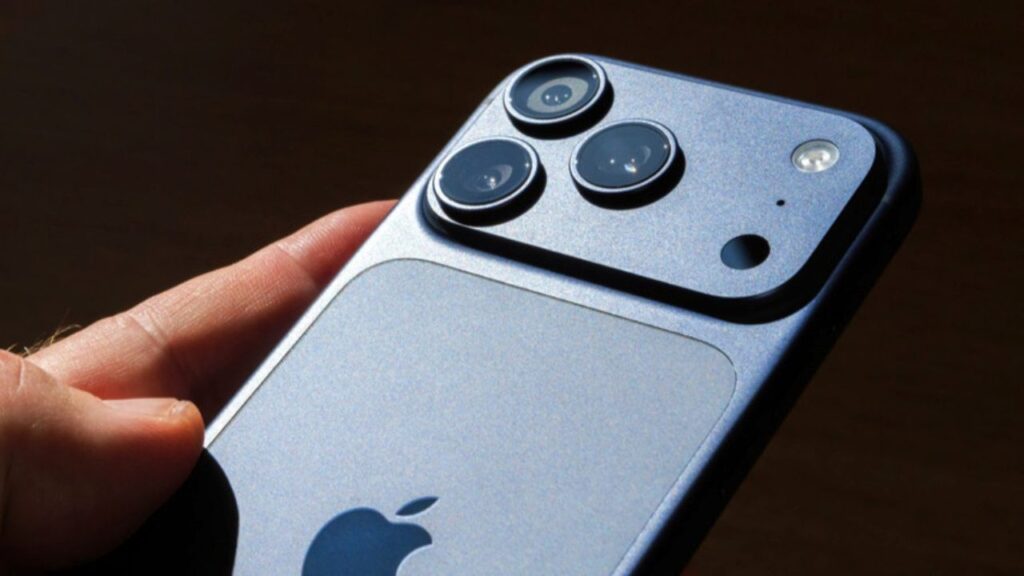 Apple’dan Eski iPhone’lara 100 Dolar Zam