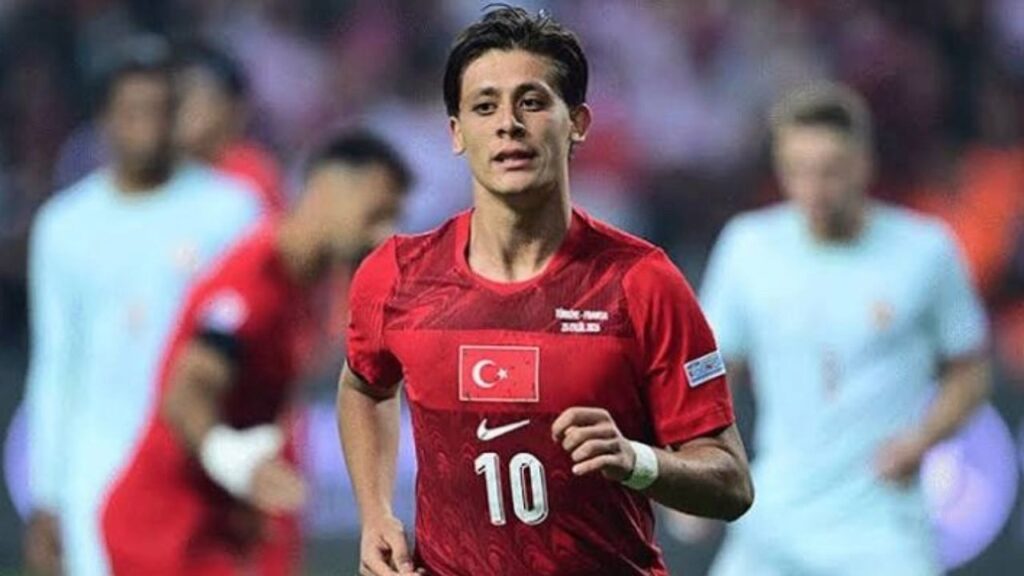 Arda Güler’e Tribünlerden Tam Destek