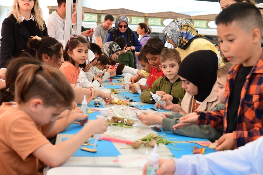 Osmangazi Meydanı kitaba doyacak