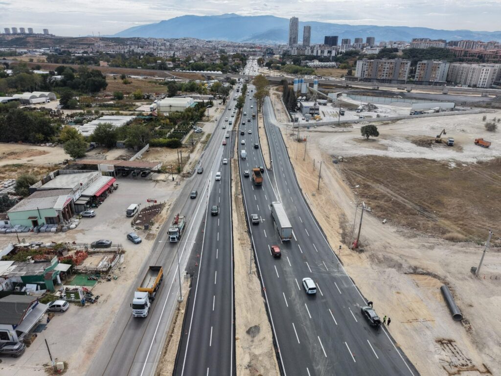 Geçit köprüsü trafiğe açıldı