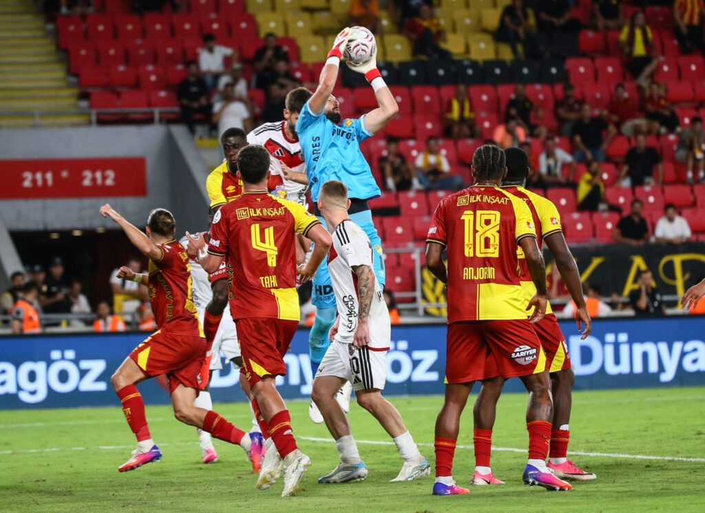 Göztepe farklı yenildi
