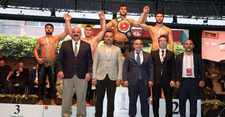 Bursalı pehlivan kürsüye çıktı