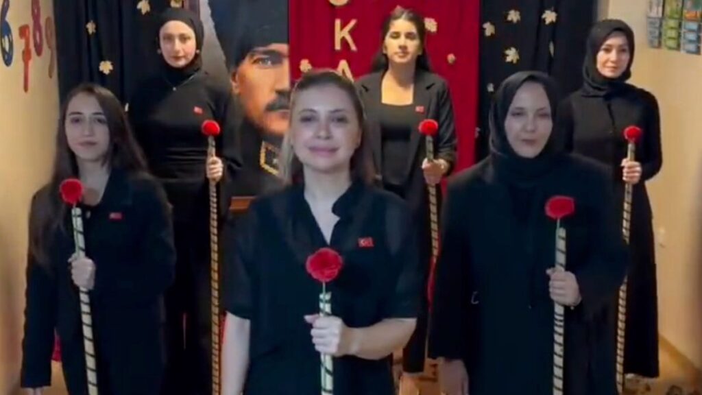 10 Kasım’da öğrencilerden Atatürk koreografisi