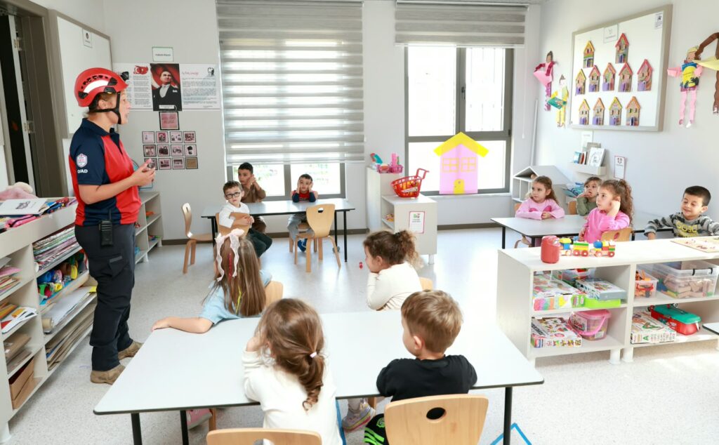 Afet eğitimi kreşte başladı