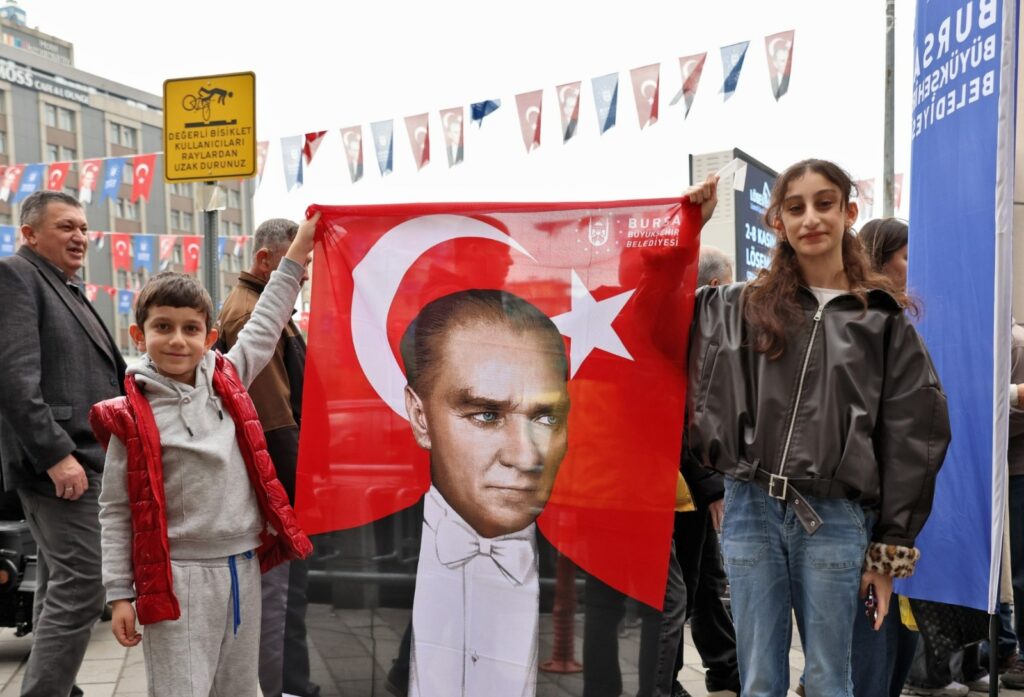 Büyükşehir’den Atatürk posteri