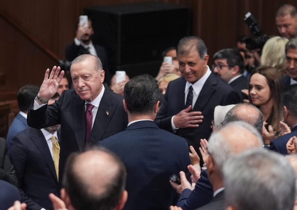 Cemil Tugay’ın AK Parti’ye Katılımı