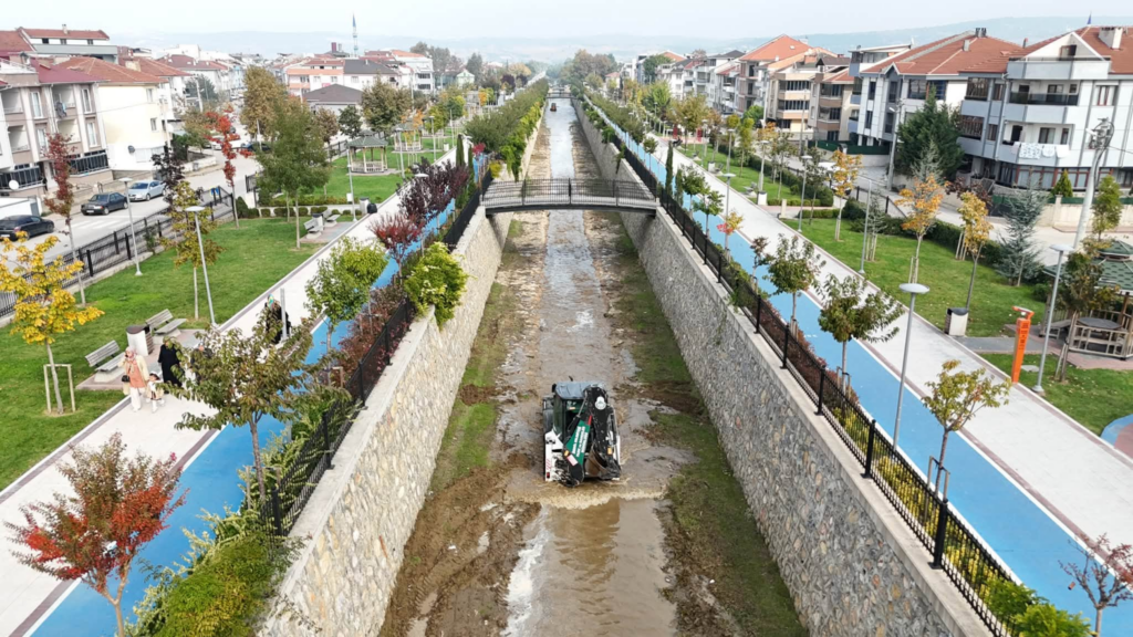 Kanal İnegöl’de kış temizliği