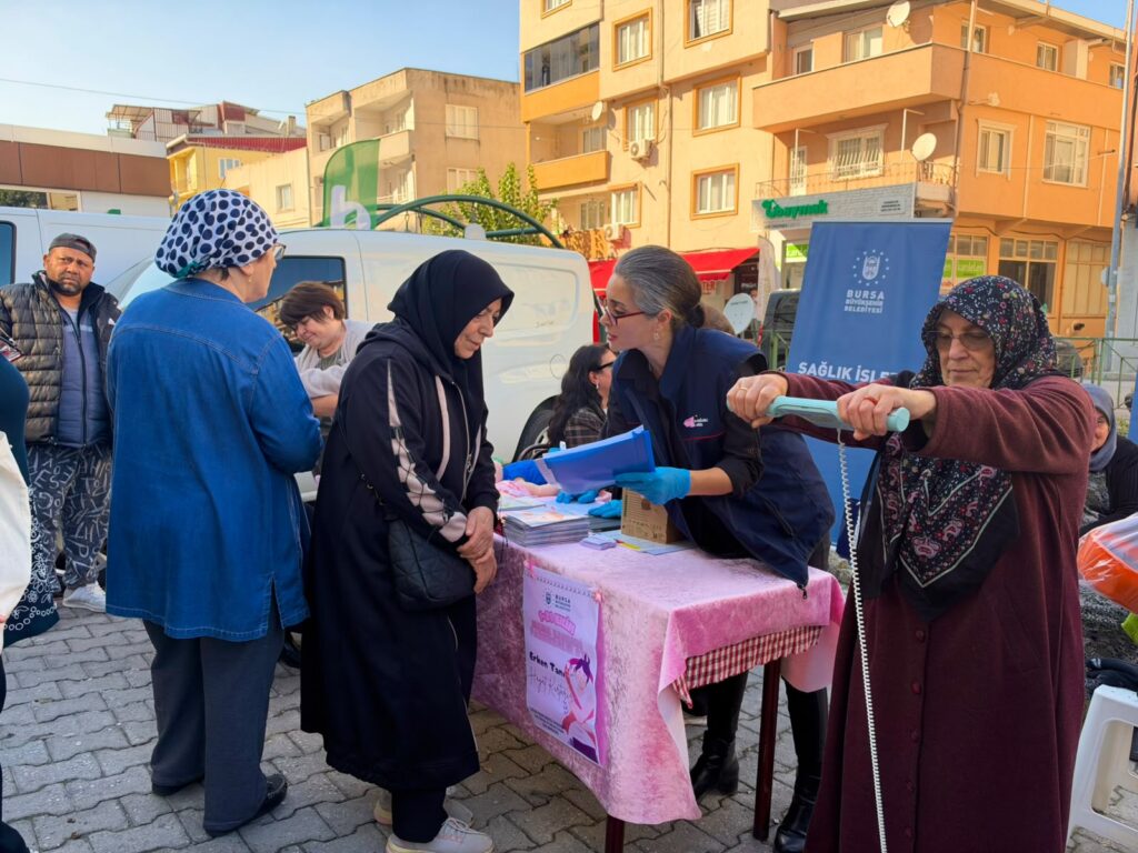 Bursa’da pembe kurdele hareketi