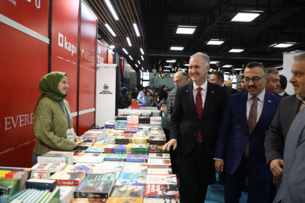 İnegöl’de büyük kitap şöleni