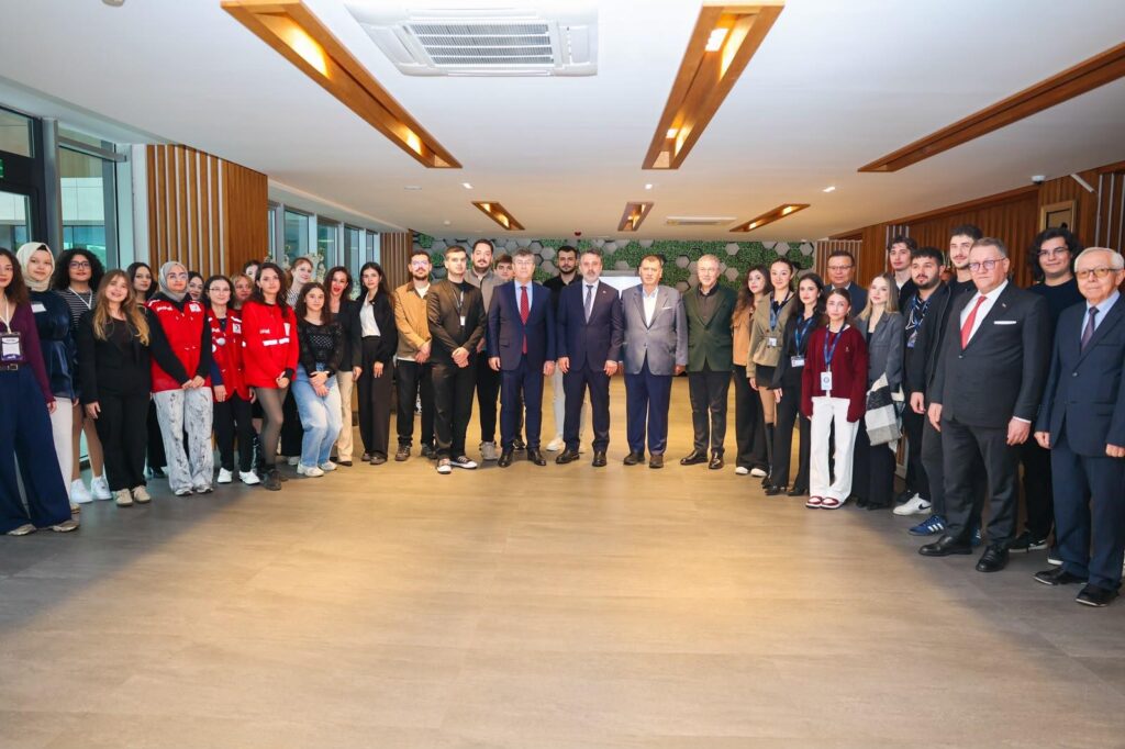Şahin Biba’dan gençlere vizyon çağrısı