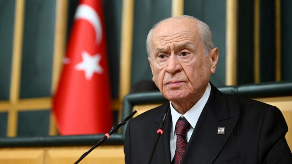 TBMM Açılışında YENİ Parti Protestosu