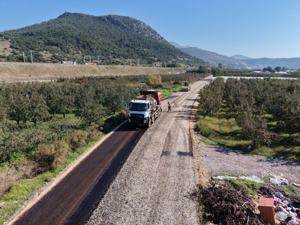 Kırsalın ulaşım ağı güçleniyor
