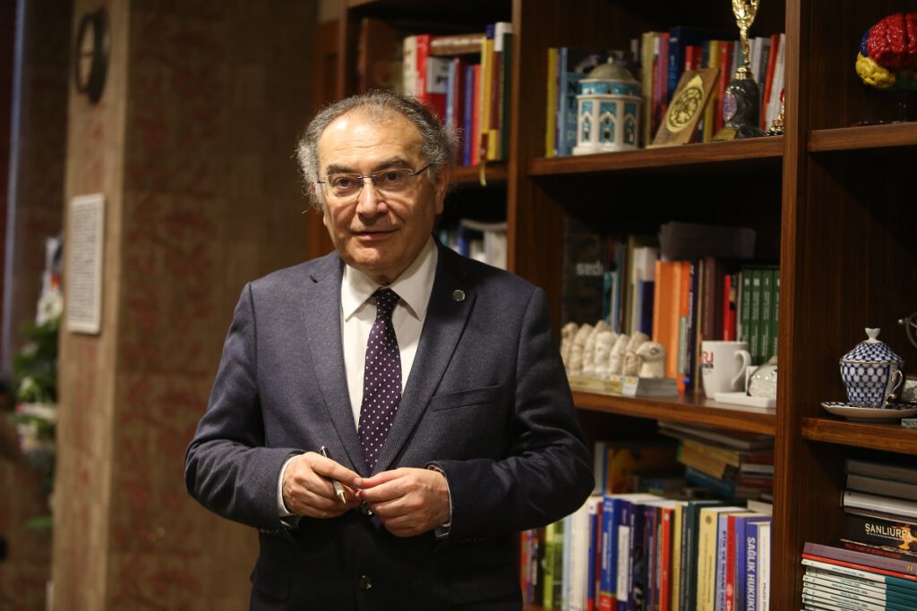 Prof. Dr. Nevzat Tarhan: “Sosyal temas bağımlılığın en büyük ilacı”