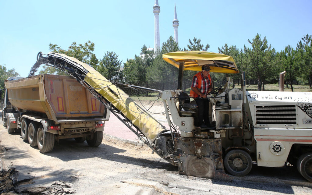 Bursa Nilüfer’de konforlu ulaşım için yollar asfaltlanıyor