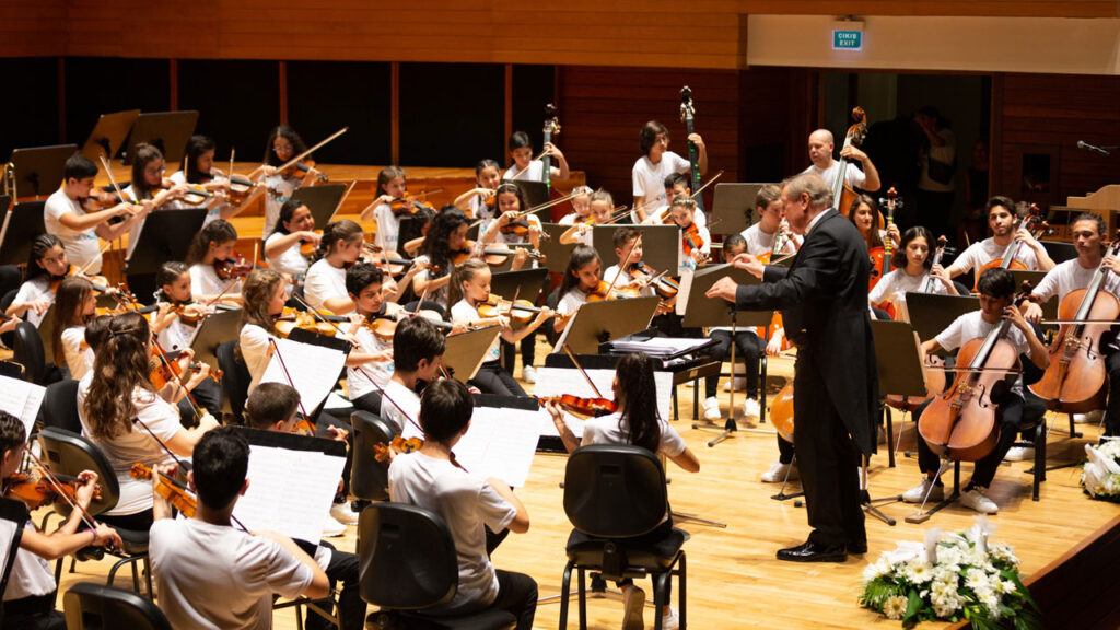 Barış Çocuk Senfonisi’nden 23 Nisan’a özel konser