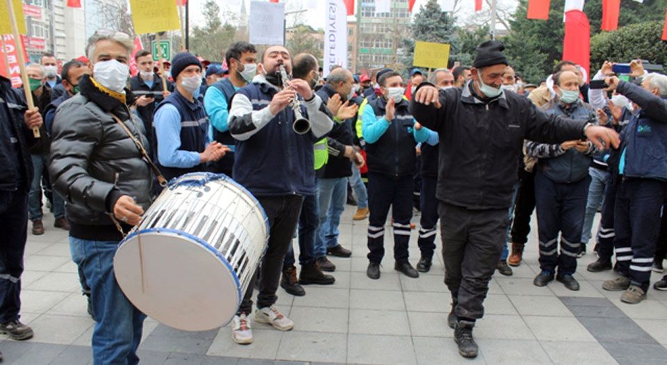 İzmit Belediyesi’nde sözleşme sevinci