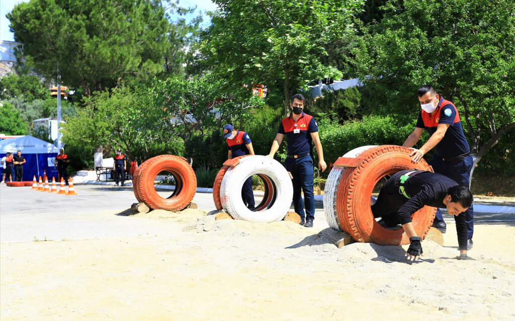 Muğla’da itfaiye eri olmak için ter döküyorlar