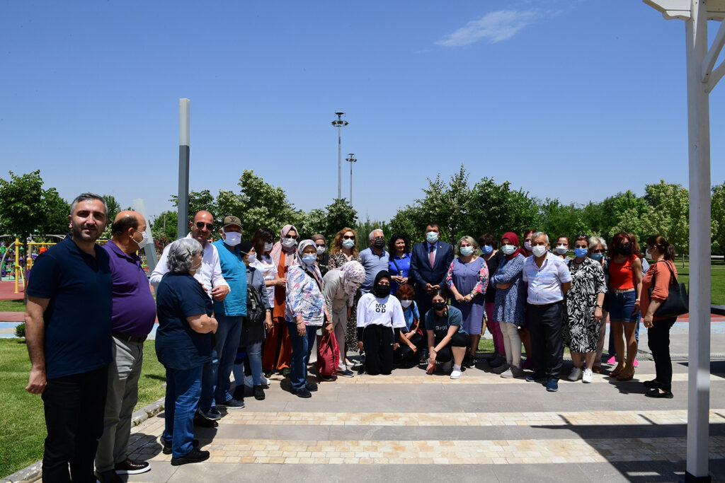 ‘Kayısı Çiçeği Festivali’nin ilk turist kafilesi Malatya’da