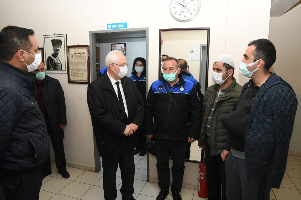 İzmir Karabağlar’da saldırıya uğrayan personele ziyaret