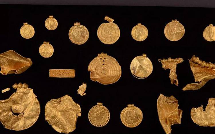 Danimarka’da altın hazine keşfedildi