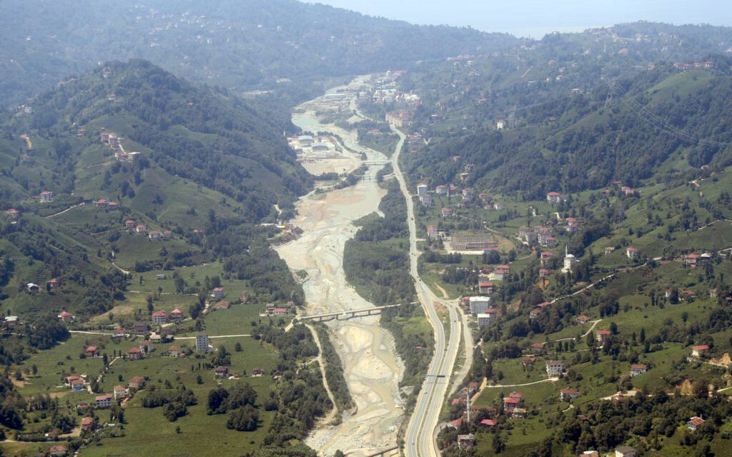 Doğu Karadeniz için heyelan uyarısı!