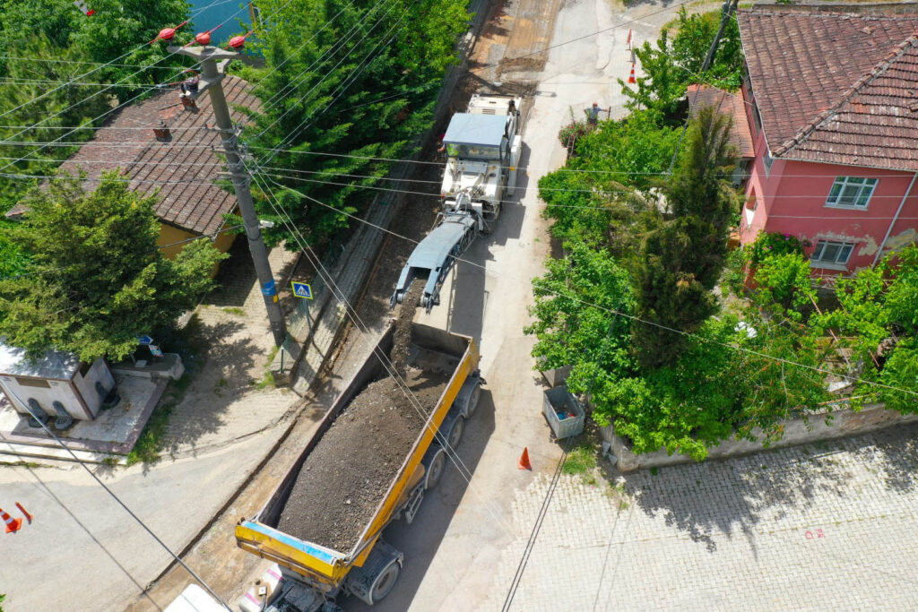 Kocaeli Dilovası’nın Tepecik Köyü’nde üstyapı çalışması