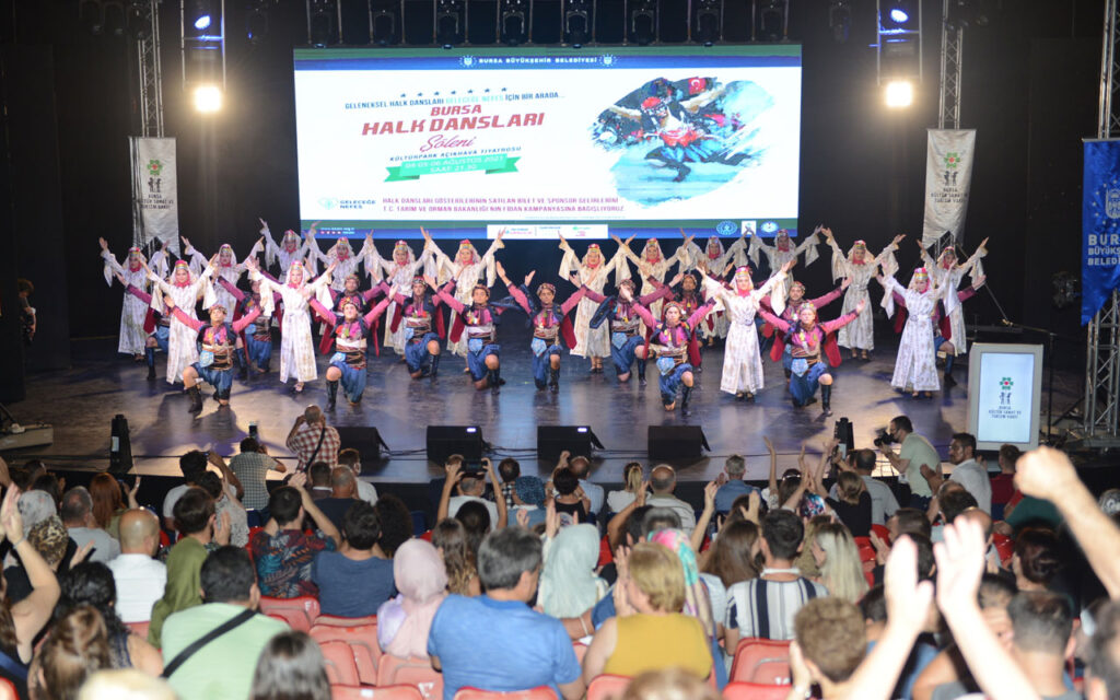 Bursa’da halk dansları toplulukları ‘geleceğe nefes’ oluyor