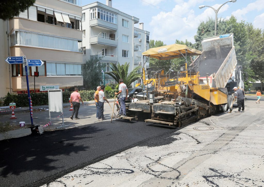 Bursa Mudanya’da asfalt mesaisi