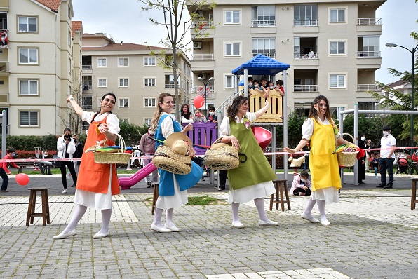 Bursa’da 23 Nisan’da çocuklara tiyatro gösterisi