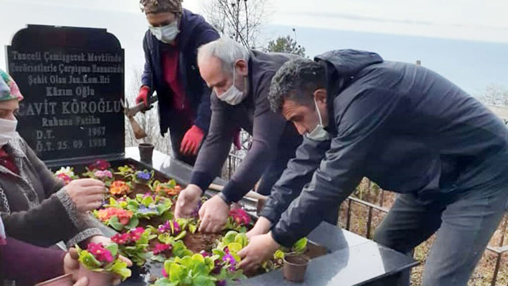 Rize Fındıklı’da şehit mezarları çiçeklendirildi