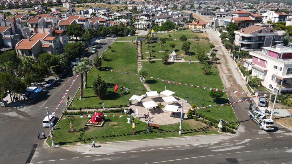 Güzelbahçe’de Rahşan&Bülent Ecevit Parkı açıldı