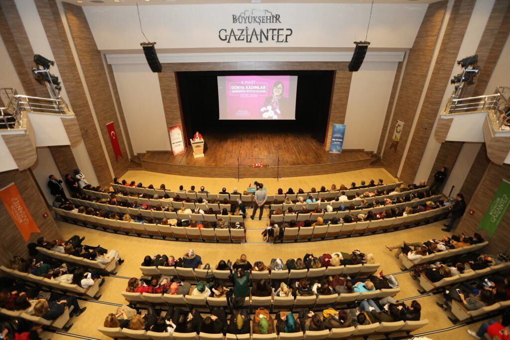 Gaziantep’e ‘Şehir Tiyatrosu’ yakışacak