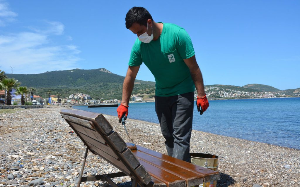 İzmir Aliağa sahilinde yaz temizliği