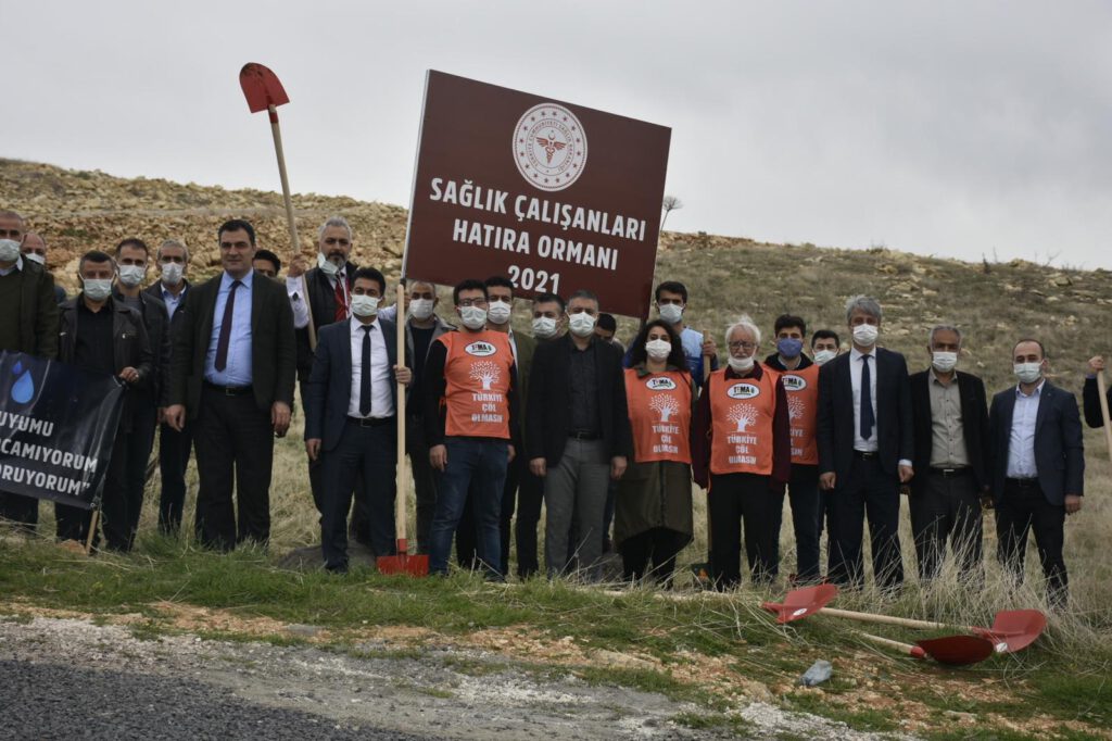 Mardin’de sağlık çalışanları adına ‘hatıra ormanı’ oluşturuldu