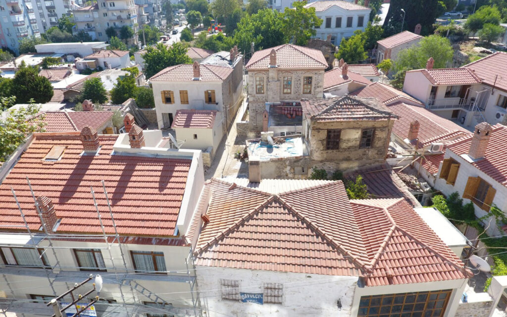 İzmir Narlıdere’de restorasyonlar sürüyor